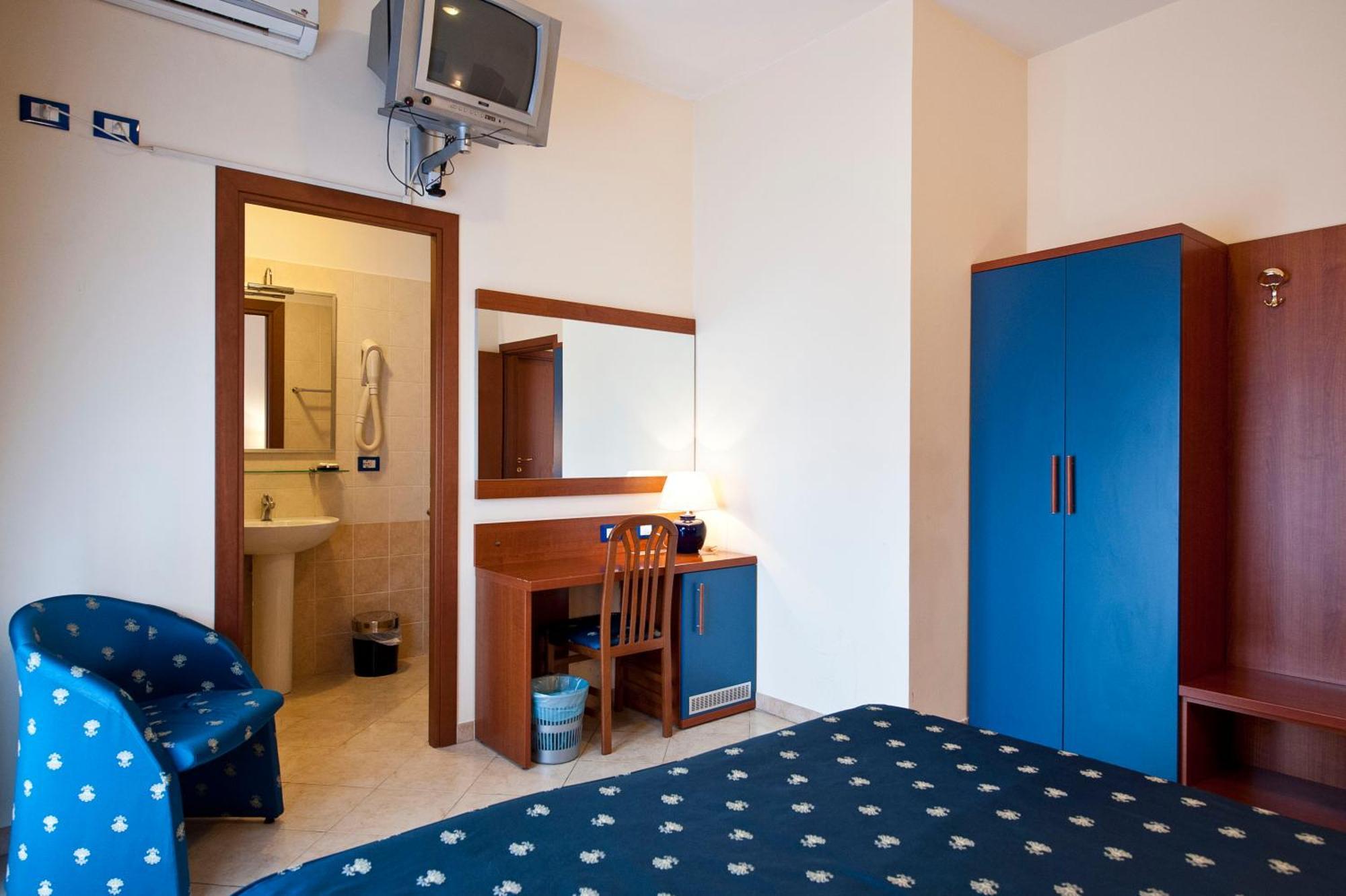 Hotel 4 Pini Ρώμη Εξωτερικό φωτογραφία