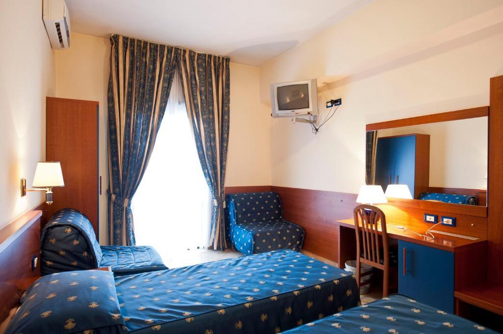 Hotel 4 Pini Ρώμη Εξωτερικό φωτογραφία